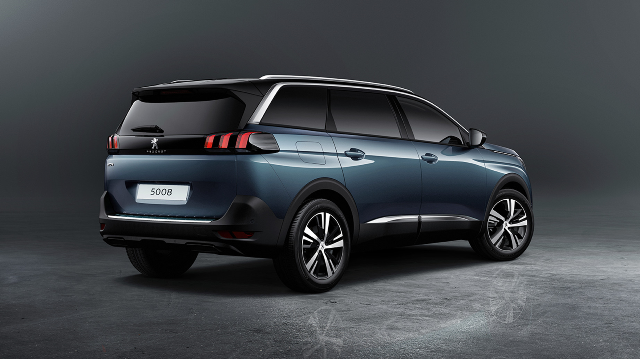 NEW 7-SEAT SUV PEUGEOT 5008 DEBUT